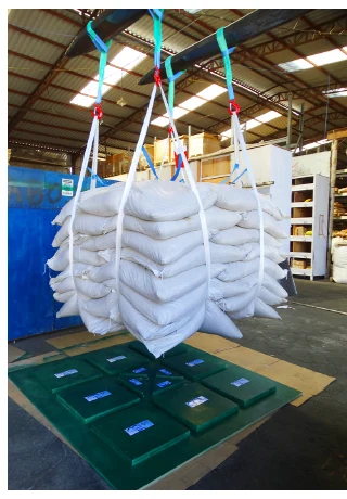 Conjunto de sacarias suspenso pela Marine Sling Multiway em ambiente industrial